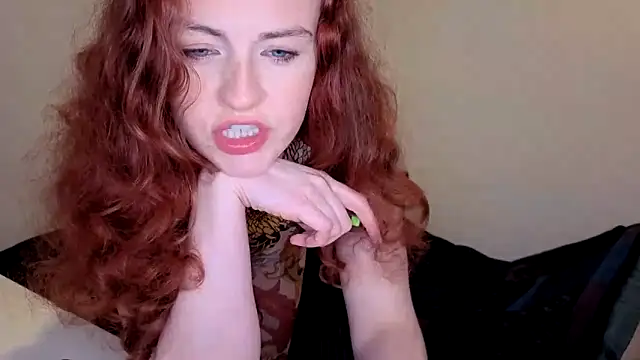 ENGLISHEMILY 69 online show from 17, 12, 2025