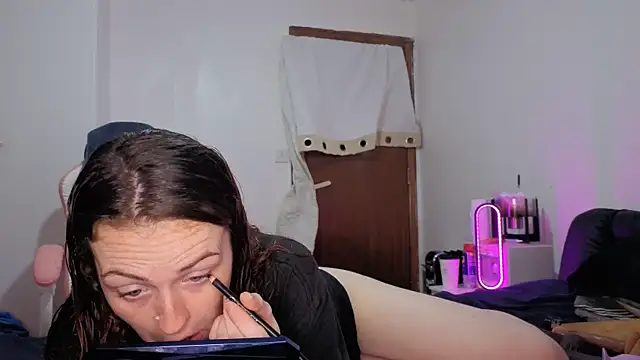 ENGLISHEMILY 69 online show from 1, 3, 2026