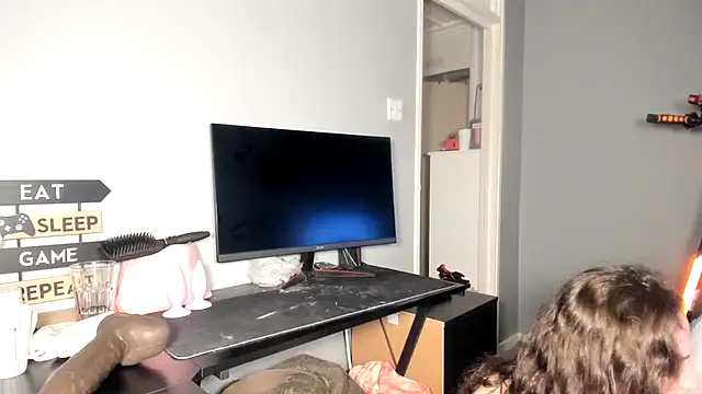 ENGLISHEMILY 69 online show from 22, 3, 2025