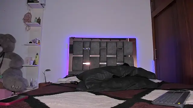 Snapshot of Carol_M8 chatting on 9, 10, 2025 Carol M8 online show from 9, 10, 2025