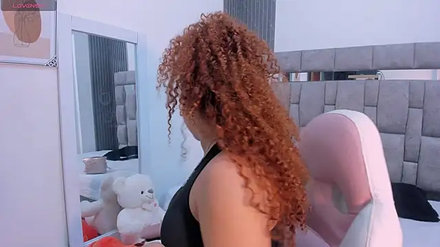 zulyjones online show from 14, 4, 2026