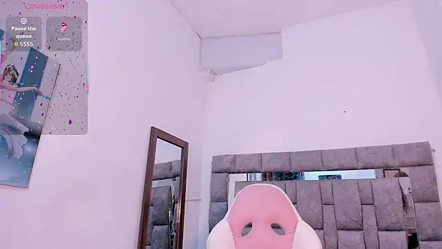 zulyjones online show from 7, 10, 2025