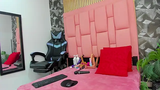 Brithanyslim online show from 28, 11, 2025