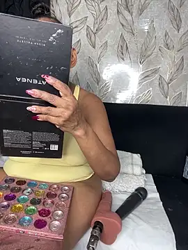 chiquimaturesexy online show from 4, 5, 2026