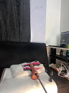 chiquimaturesexy online show from 10, 3, 2026