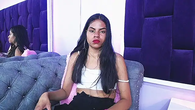 SaraFlores online show from 12, 12, 2024