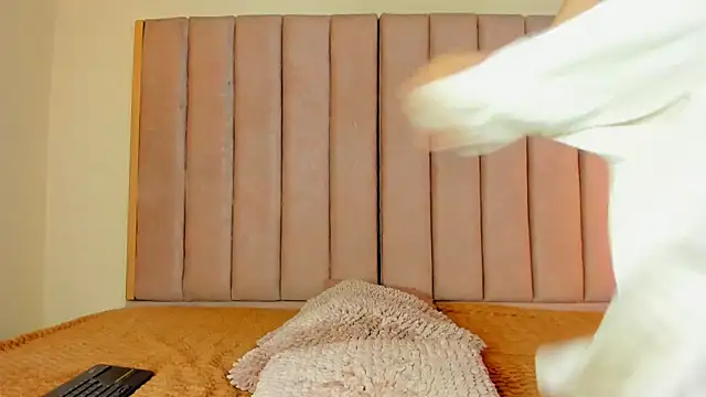 VICTORIA RASH online show from 10, 3, 2026