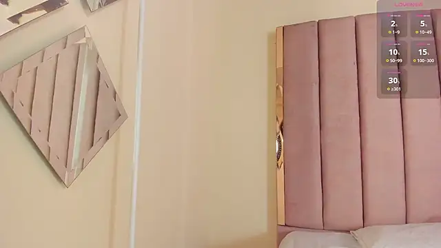 VICTORIA RASH online show from 3, 2, 2026