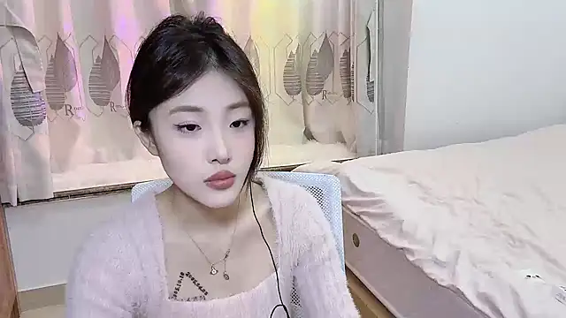 Snapshot of Vania-818- chatting on 7, 1, 2025 Vania-818- online show from 7, 1, 2025