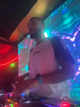 Snapshot of djtimka chatting on 31, 10, 2025 djtimka online show from 31, 10, 2025