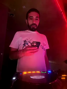 Snapshot of djtimka chatting on 26, 11, 2025 djtimka online show from 26, 11, 2025