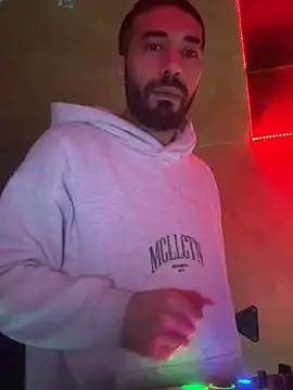 Snapshot of djtimka chatting on 8, 11, 2025 djtimka online show from 8, 11, 2025