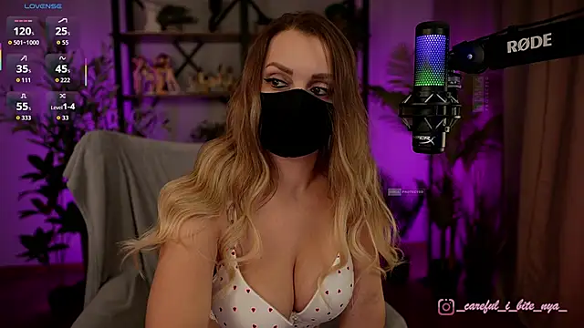 Snapshot of careful_i_bite_nya chatting on 14, 2, 2026 careful i bite nya online show from 14, 2, 2026