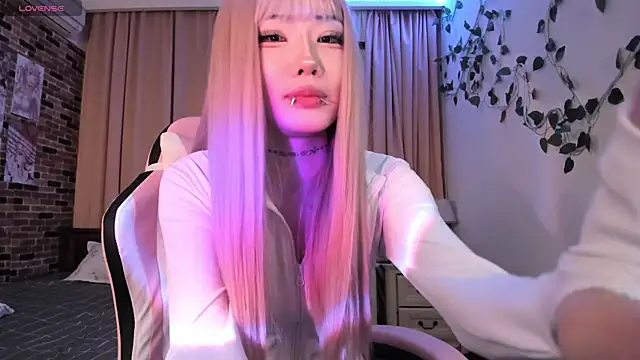 Velvetsky 1 online show from 22, 12, 2025