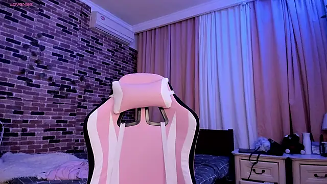 Velvetsky 1 online show from 28, 11, 2025