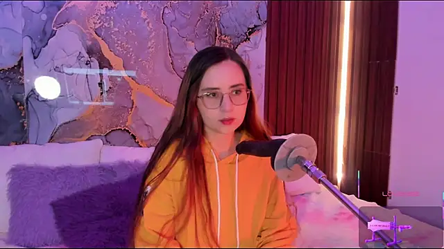 centaurigirl online show from 15, 12, 2025