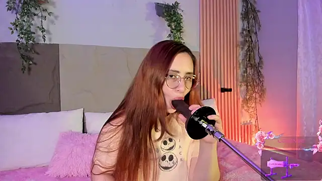 centaurigirl online show from 8, 4, 2026