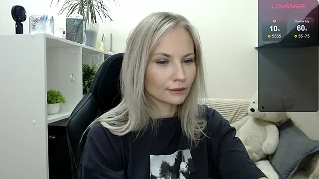 Sunny bunny6 online show from 28, 10, 2025