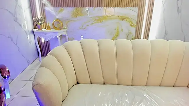 Snapshot of violet_sub chatting on 19, 9, 2025 violet sub online show from 19, 9, 2025