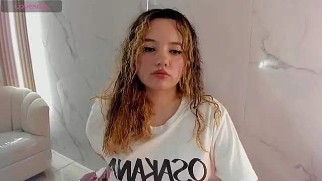 Snapshot of violet_sub chatting on 9, 1, 2026 violet sub online show from 9, 1, 2026