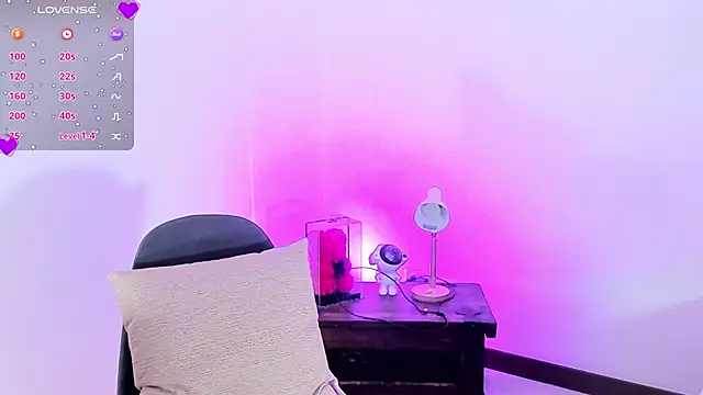 Snapshot of Emilyh_ chatting on 6, 3, 2025 Emilyh online show from 6, 3, 2025