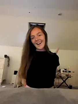PrettyPetitexoxo online show from 6, 8, 2026