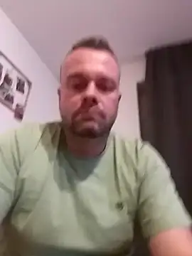 Snapshot of mikaaaaase chatting on 4, 10, 2025 mikaaaaase online show from 4, 10, 2025