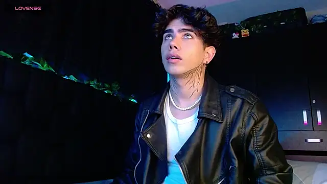 LyleBennett  online show from 18, 12, 2024