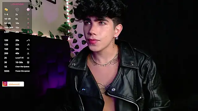 LyleBennett  online show from 30, 1, 2025