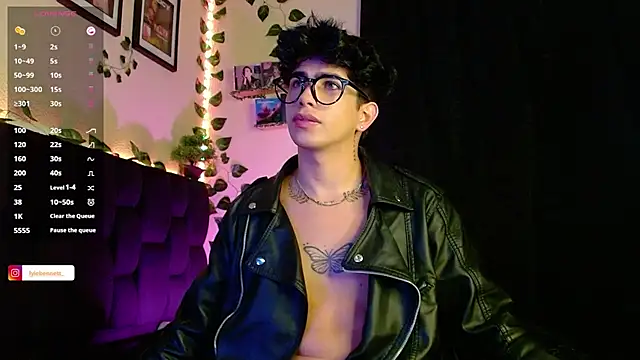 LyleBennett  online show from 1, 2, 2025