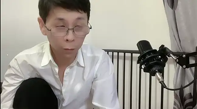 Snapshot of TGH521 chatting on 8, 1, 2025 TGH521 online show from 8, 1, 2025