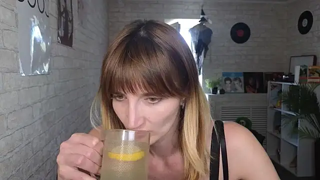 Nika Kitten online show from 5, 5, 2026