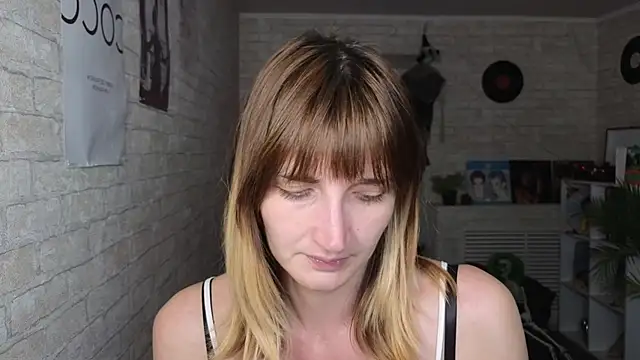 Nika Kitten online show from 6, 5, 2026
