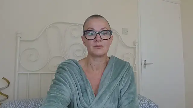 ELEGANT-ARIA36 online show from 7, 10, 2025