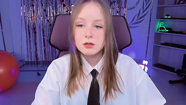 Snapshot of VivienLeeigh chatting on 9, 3, 2025 VivienLeeigh online show from 9, 3, 2025