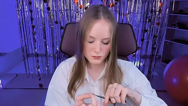 Snapshot of VivienLeeigh chatting on 17, 3, 2025 VivienLeeigh online show from 17, 3, 2025