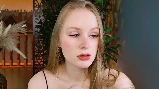 Snapshot of VivienLeeigh chatting on 26, 11, 2025 VivienLeeigh online show from 26, 11, 2025