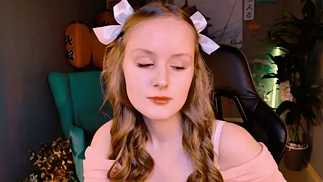 Snapshot of VivienLeeigh chatting on 14, 9, 2025 VivienLeeigh online show from 14, 9, 2025