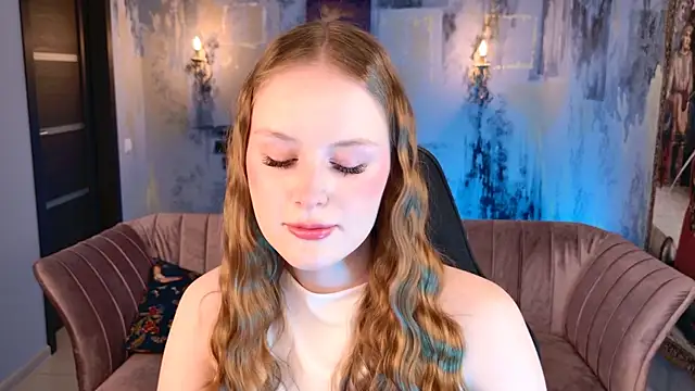 Snapshot of VivienLeeigh chatting on 11, 11, 2025 VivienLeeigh online show from 11, 11, 2025