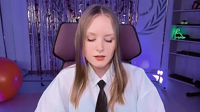 Snapshot of VivienLeeigh chatting on 9, 3, 2025 VivienLeeigh online show from 9, 3, 2025