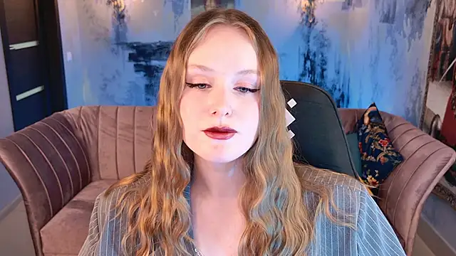 Snapshot of VivienLeeigh chatting on 9, 11, 2025 VivienLeeigh online show from 9, 11, 2025