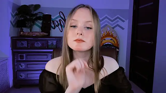 Snapshot of VivienLeeigh chatting on 12, 3, 2025 VivienLeeigh online show from 12, 3, 2025