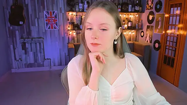 Snapshot of VivienLeeigh chatting on 18, 3, 2025 VivienLeeigh online show from 18, 3, 2025