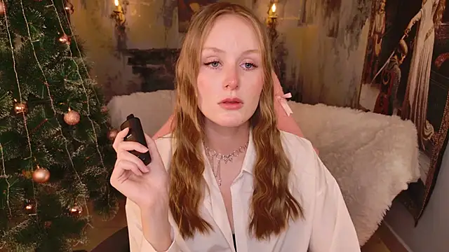 Snapshot of VivienLeeigh chatting on 19, 12, 2025 VivienLeeigh online show from 19, 12, 2025