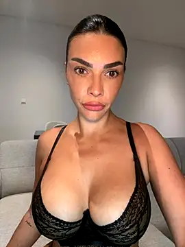 krissiswrld- online show from 13, 10, 2025