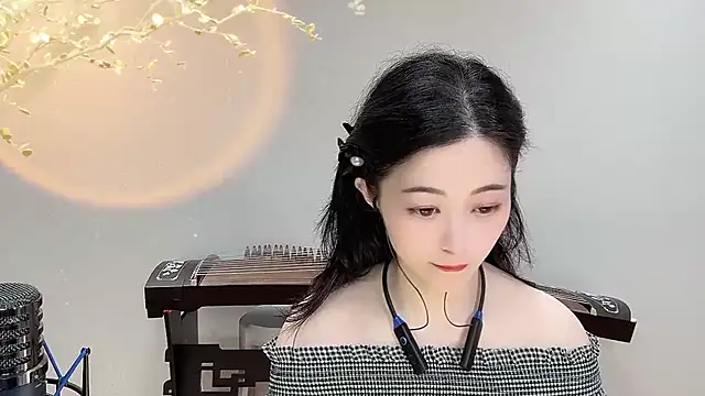 Snapshot of Tian-xin-999 chatting on 14, 9, 2025 Tian-xin-999 online show from 14, 9, 2025