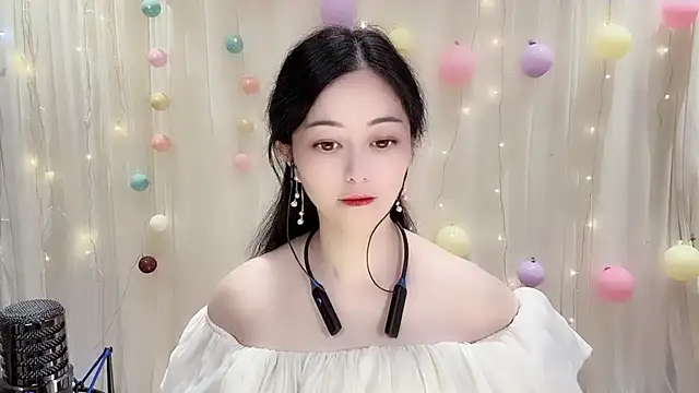 Snapshot of Tian-xin-999 chatting on 8, 11, 2025 Tian-xin-999 online show from 8, 11, 2025