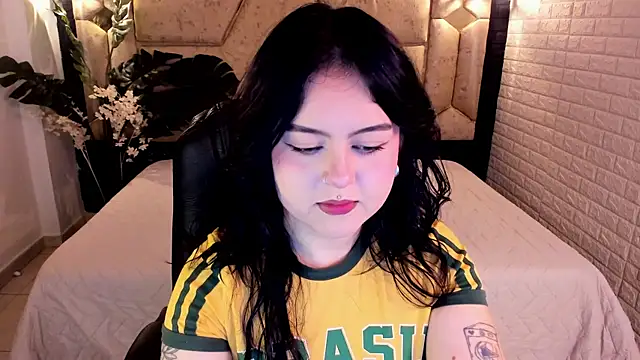 Snapshot of crimson_tati_ chatting on 23, 7, 2026 crimson tati online show from 23, 7, 2026