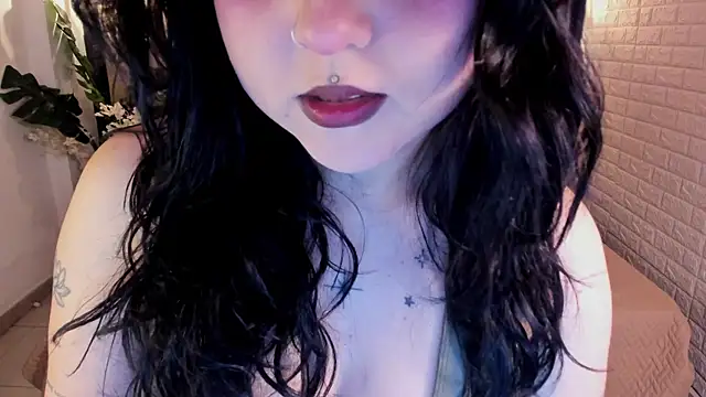 Snapshot of crimson_tati_ chatting on 19, 7, 2026 crimson tati online show from 19, 7, 2026