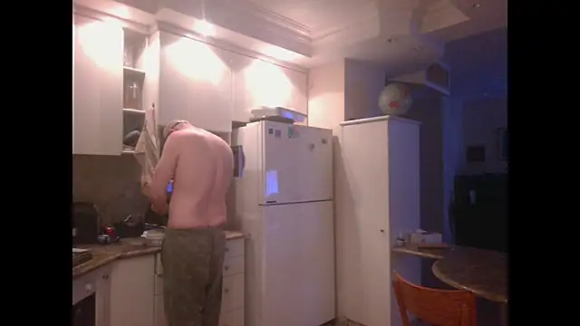 Snapshot of Tall_REC chatting on 15, 12, 2024 Tall REC online show from 15, 12, 2024